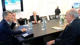 Macri le pide al Club de los 15 retrotraer el aumentazo y no especular