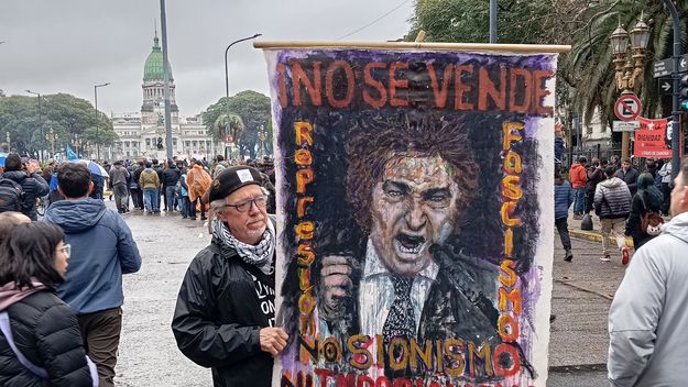 los gremios y los movimientos sociales se concentran en el congreso pese al retiro de la reforma de tierras