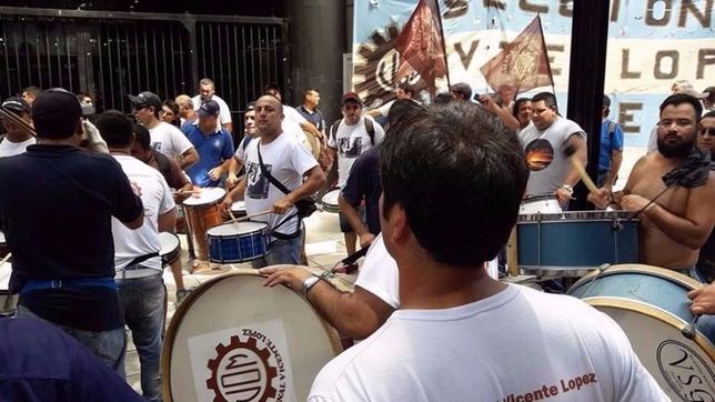 los trabajadores despedidos de bangho aseguran que ?nadie atiende los telefonos?