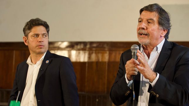 El gobernador Axel Kicillof y Alberto Sileoni.&nbsp;
