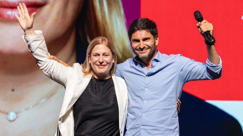 Gisela Scaglia, junto a Maximiliano Pullaro.