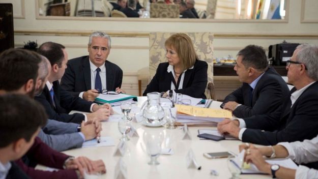 Vidal quiere la Corte completa para la campaña y el Senado le da el gusto