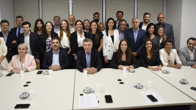 Mauricio Macri con el bloque PRO. 