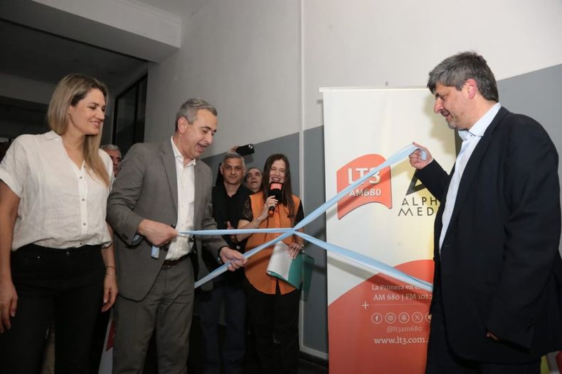 El lanzamiento de la nueva programación de LT3 de Rosario contó con la presencia del intendente Pablo Javkin y la senadora Carolina Losada, entre otros dirigentes políticos.&nbsp;