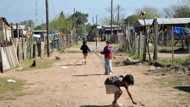 advierten que el 54,2% de los chicos del conurbano bonaerense son pobres