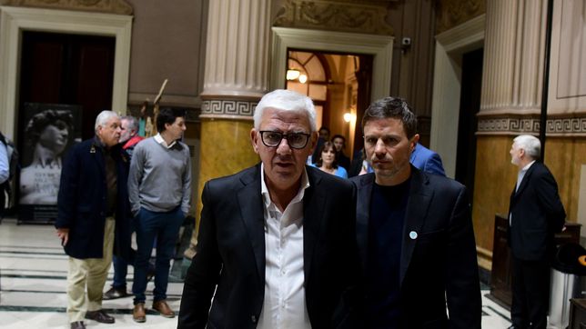 planta de gnl en bahia: kicillof y la oposicion arman un frente transversal contra rio negro