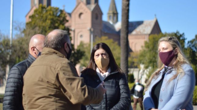 clara garcia: ?perotti se abrazo a cristina y le solto la mano a santa fe