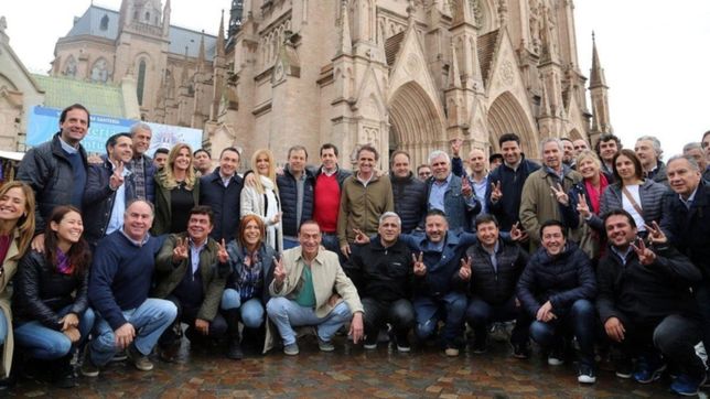 todo sigue igual: los intendentes del pj piden la candidatura a gobernador