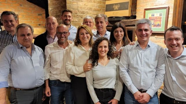 cena, campamento y unidad: el ps se fusiona antes de negociar el frente opositor