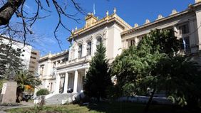 Trabajadores de Educación protestan contra el ajuste de viáticos y horas extras