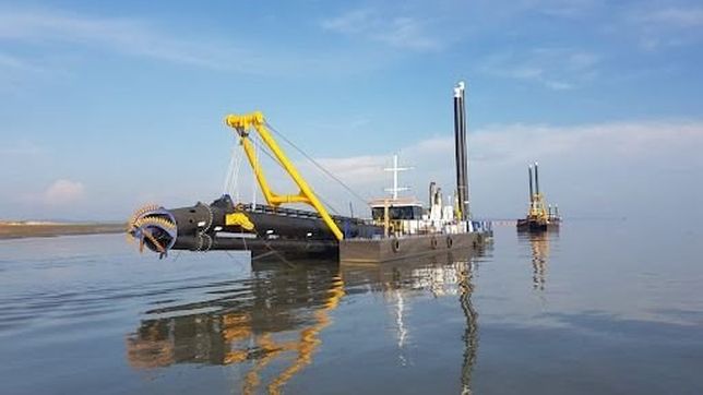 hidrovia: tres viejos conocidos y una sorpresa pujan por las obras de dragado