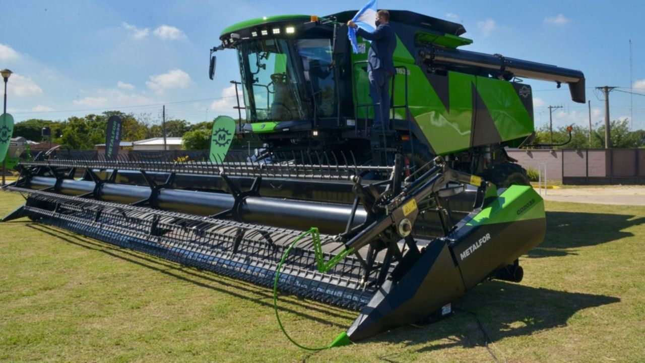 La maquinaria agrícola vive su fiesta en medio de la guerra gaucha