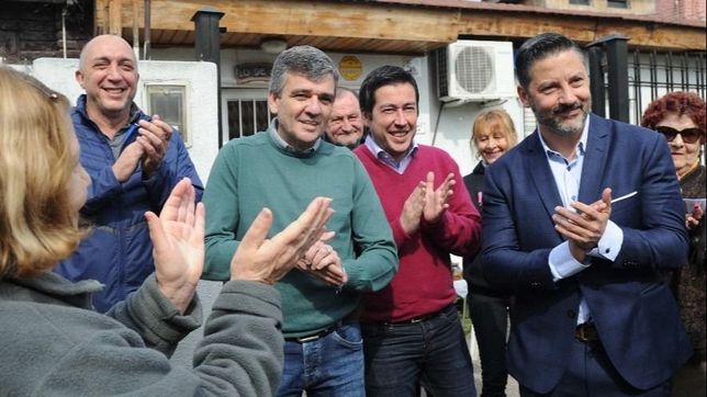 intendentes, al frente para evitar un agujero negro en la primera intendentes, al frente para evitar un agujero negro en la primera
