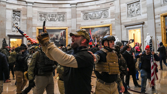 6 de enero de 2021. Hordas armadas alentadas por Donald Trump toman el Capitolio.&nbsp;