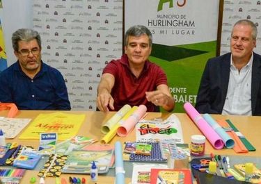 Zabaleta lanzó una canasta de útiles escolares con 30% de descuento