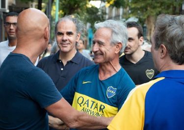 Con Ibarra al frente, el macrismo xeneize se lanzó a una campaña áspera
