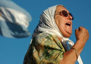 Murió Hebe, heroína nacional y una de las creadoras del símbolo universal de los DD.HH.
