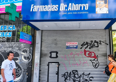 Farmacias Dr. Ahorro: despidos y cierre de sucursales