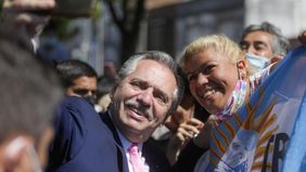 Fernández, al ataque: armas, un general, tres coroneles y los blancos