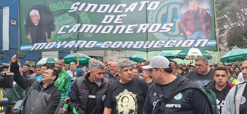 Pablo Moyano, cosecretario de CGT, en la marcha. (Infocamioneros)