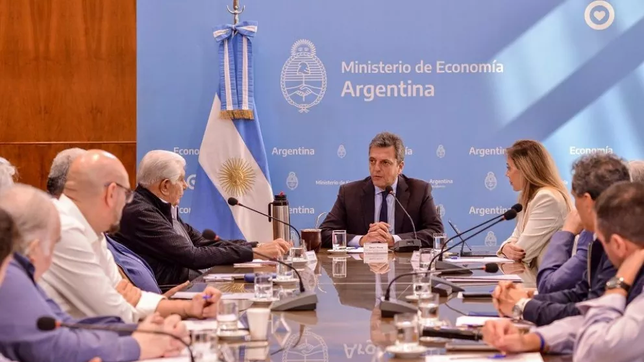 A principios de mayo, los gremios de CATHEDA se reunieron con Massa y le acercaron sus propuestas.