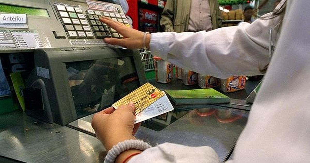 Se recargará un 15 en compras con tarjeta en el exterior