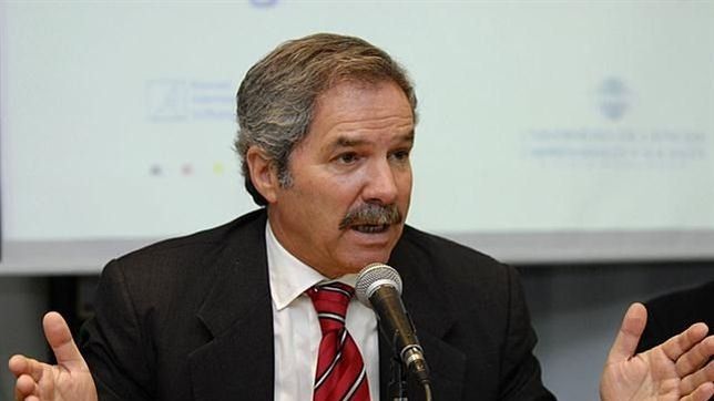 segun sola, desde el 83 se hicieron tres grandes obras y dos fueron durante su gestion