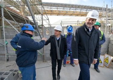 Planta de GNL: en medio del silencio de Kicillof, el intendente de Bahía Blanca desmintió a YPF