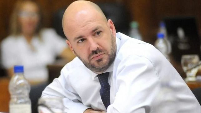 crear le retruca al pro y lo acusa de ?encubrir? beneficios a empresas