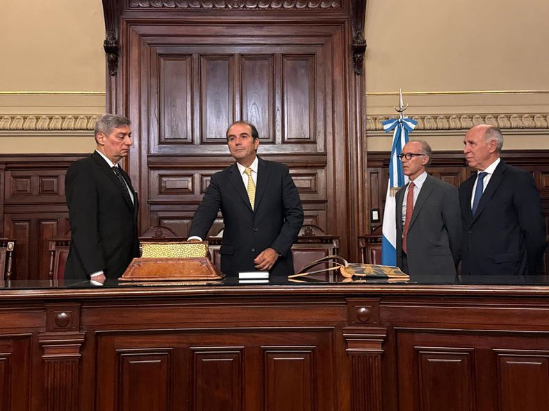 La Corte Suprema evita confrontar con Javier Milei y le echa la culpa del decretazo a la demora en el Congreso