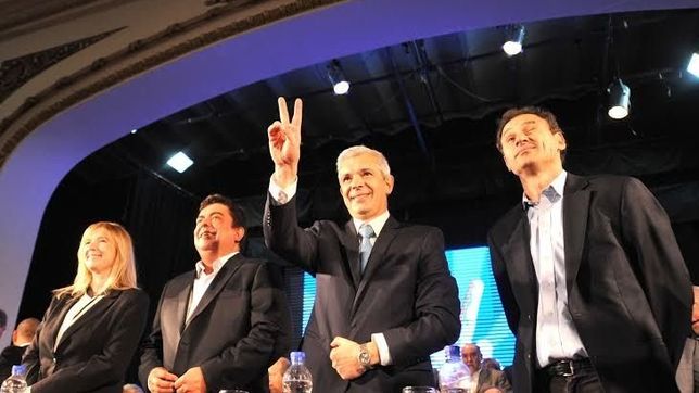 scioli pego el faltazo en el acto de cierre de la formula dominguez-espinoza