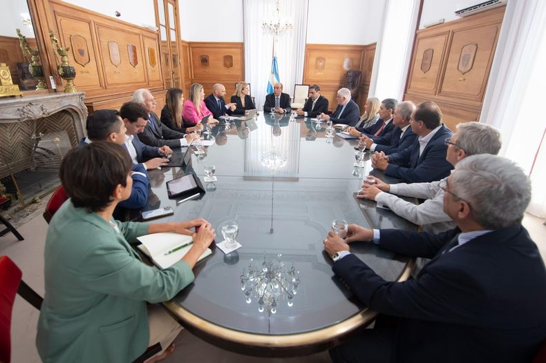 Javier Milei se ve presionado por las provincias de la Región Centro para modificar aspectos de la ley ómnibus