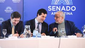 Martín Goerling Lara (PRO), Maximiliano Abad (UCR) y Juan Carlos Pagotto (La Libertad Avanza), durante la Comisión de Acuerdo del Senado. No avanzan los pliegos de Mahiques.&nbsp;
