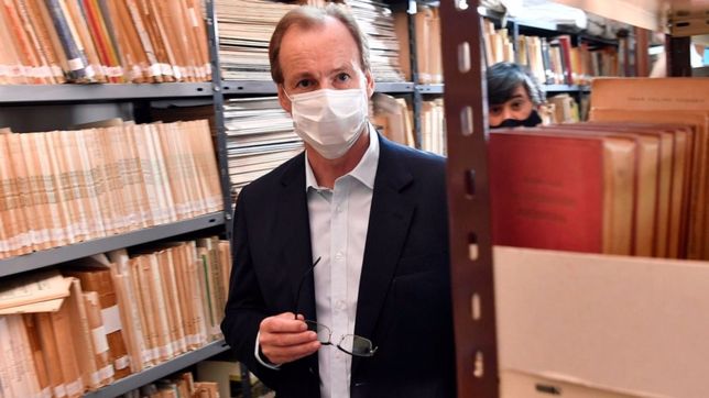 entre rios: el gobierno admite que vacuno a los ministros