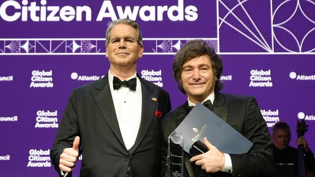 Javier Milei cancela la deuda del Banco Central con Scott Bessent, pero sumó un nuevo acreedor.