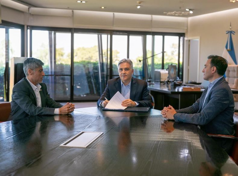 Juan Pablo Quinteros, Martín Llaryora, Julián López