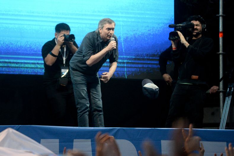 Máximo Kirchner en La Plata - Atenas