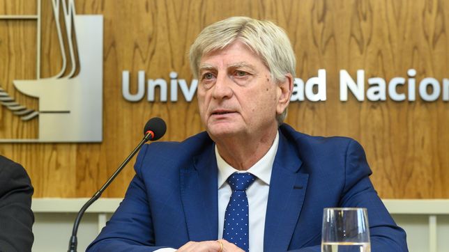 El gobernador de La Pampa Sergio Ziliotto mostró el superávit fiscal de la provincia pese a la deuda de $400.000 millones que tiene el gobierno nacional.