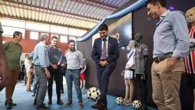 Maximiliano Pullaro y un gesto a los clubes de Rosario. Maximiliano Pullaro y un gesto a los clubes de Rosario.