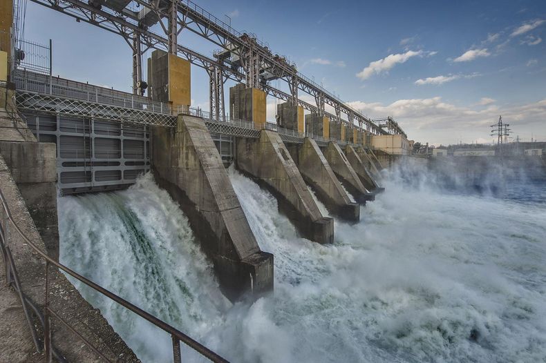 Eduardo Rodríguez Chirillo y las hidroeléctricas