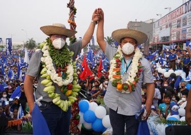 Tensa y polarizada, Bolivia vota para recuperar la democracia