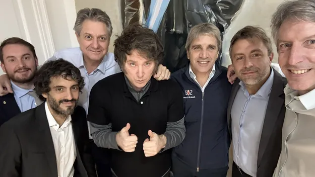 Javier Milei, Toto Caputo y Los Picantes del equipo económico.
