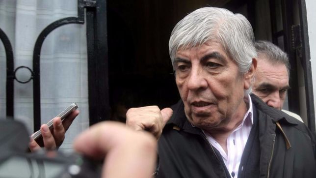 se dobla pero no se rompe (del todo)