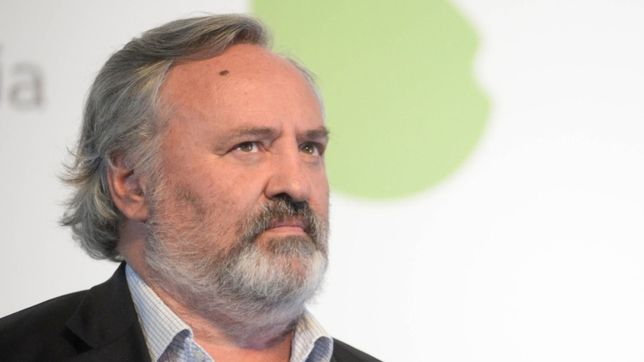 en la puja por mas recursos, un soldado de vidal apunto contra frigerio