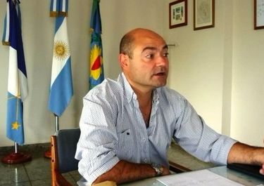 Intendente de Vidal avaló una obra que solo beneficia a uno de sus funcionarios