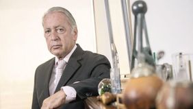 El caballero del lobby empresario