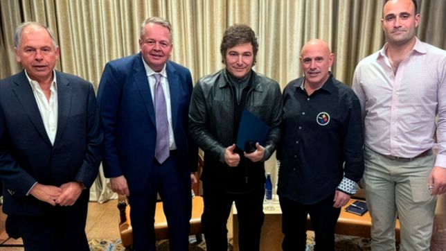 Javier milei y El Lobista Barry Bennet en un encuentro con el magnate Rob Citrone, beneficiario del rescate de Estados Unidos a la Argentina.