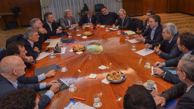 la foto que pide el fmi: dujovne consagrado como unico interlocutor