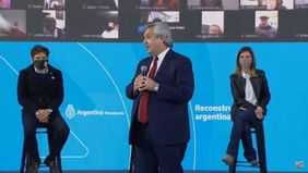 Con un bono a jubilados, Fernández deja más conforme a CFK que a Kristalina