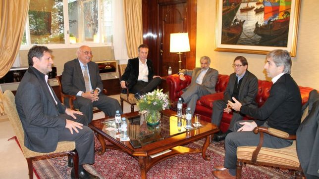 caputo reunio a los apostoles para predicar la paz cambiaria